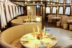 Running_on_wavers_interior - 9